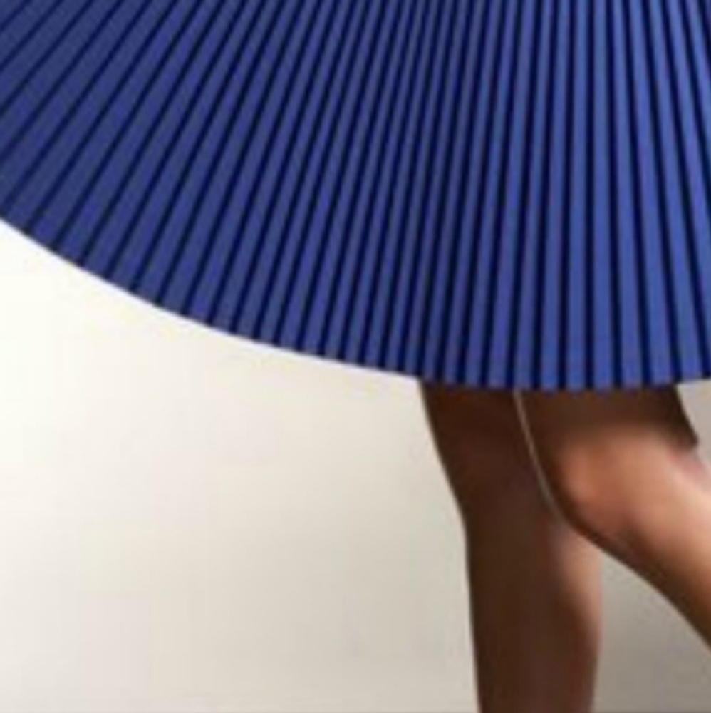 BANANA REPUBLIC BLUE PLEATED SKIRT